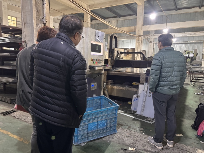 Khách hàng Hàn Quốc đã đến thăm Ouyue Electric để thảo luận về việc hợp tác hộp phân phối và sạc xe điện tùy chỉnh