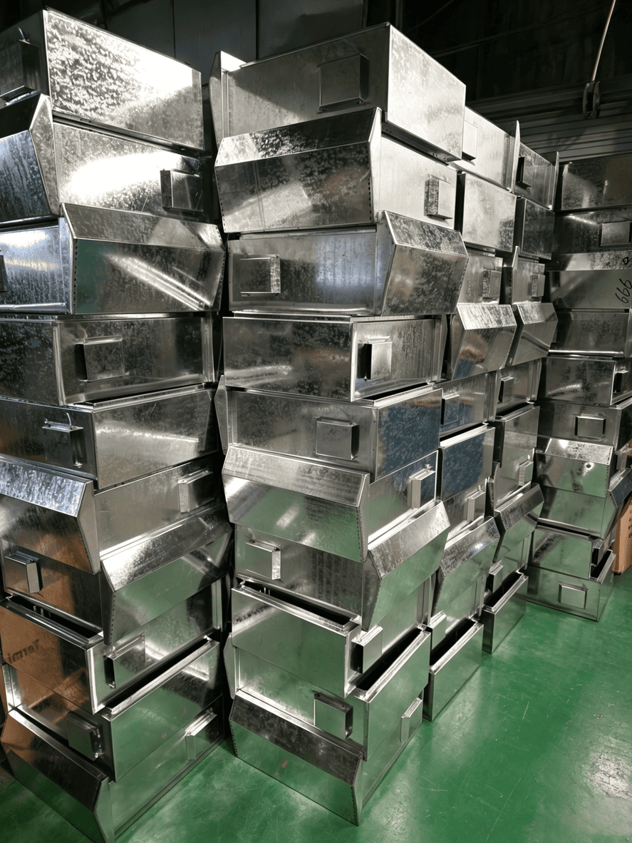 Từ tôn mạ kẽm đến hộp thành phẩm: Hình ảnh thực tế Xưởng tôn kim loại của Ouyue Electric, hé lộ quy trình lắp ráp Hộp phân phối inox trước khi phun phun